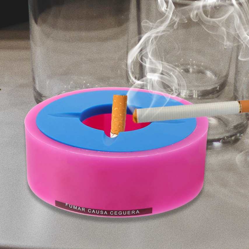Table top ashtray with lid in silicone simple design easy to carry washable. 