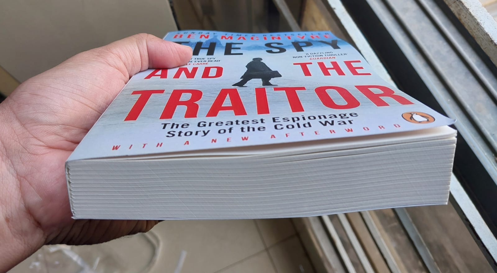 The Spy and the Traitor: The Greatest Espionage Story of the Cold War by Ben Macintyre - Premium - Paperback. 