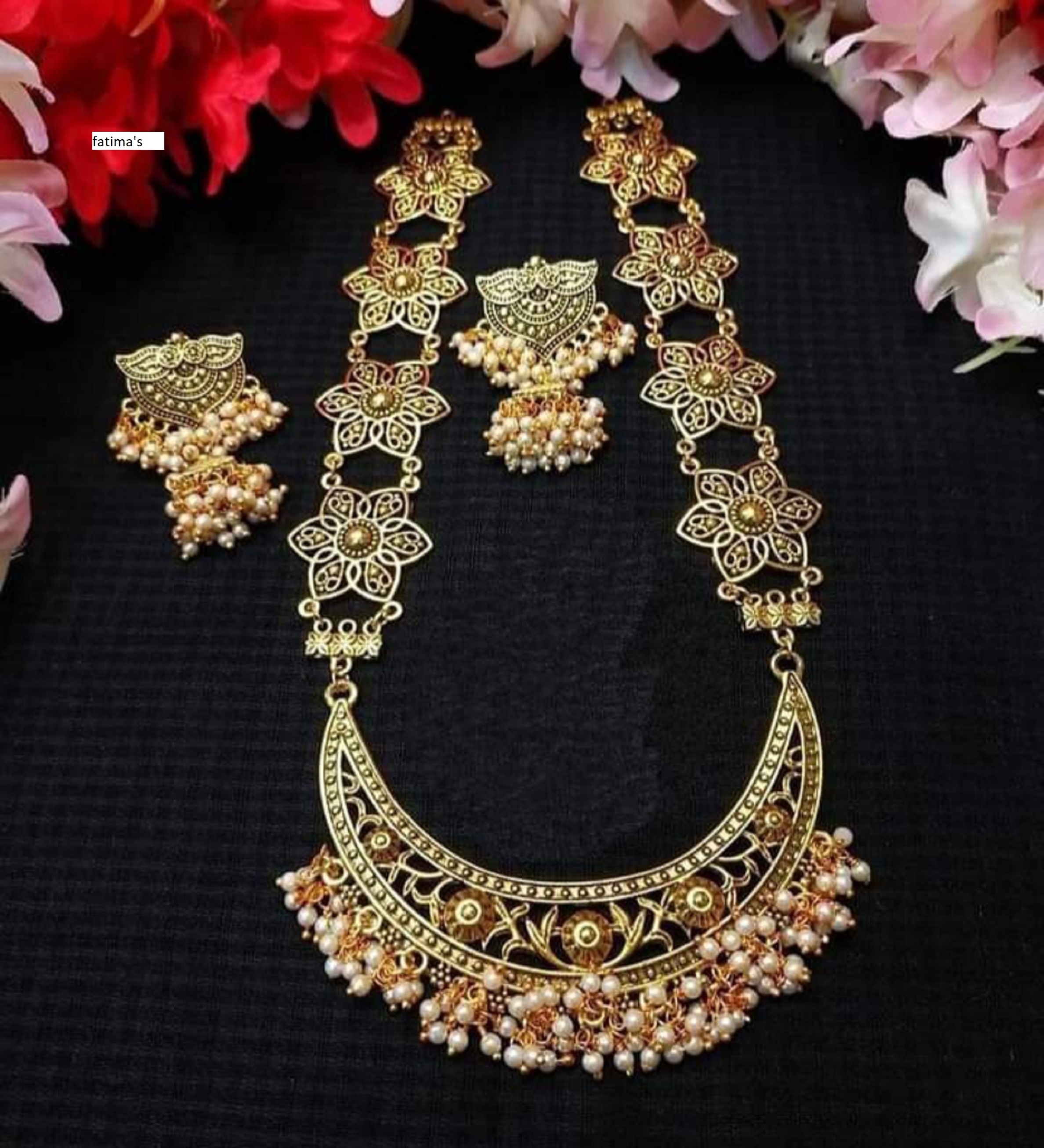 Women handmade fashionable necklace set (Colours Available)