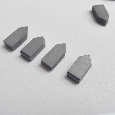 V Diamond tips for metal cutting Tool 1/2 ich 5 pcs cemented Carbide, YG6 dimond Tips same as picture. 