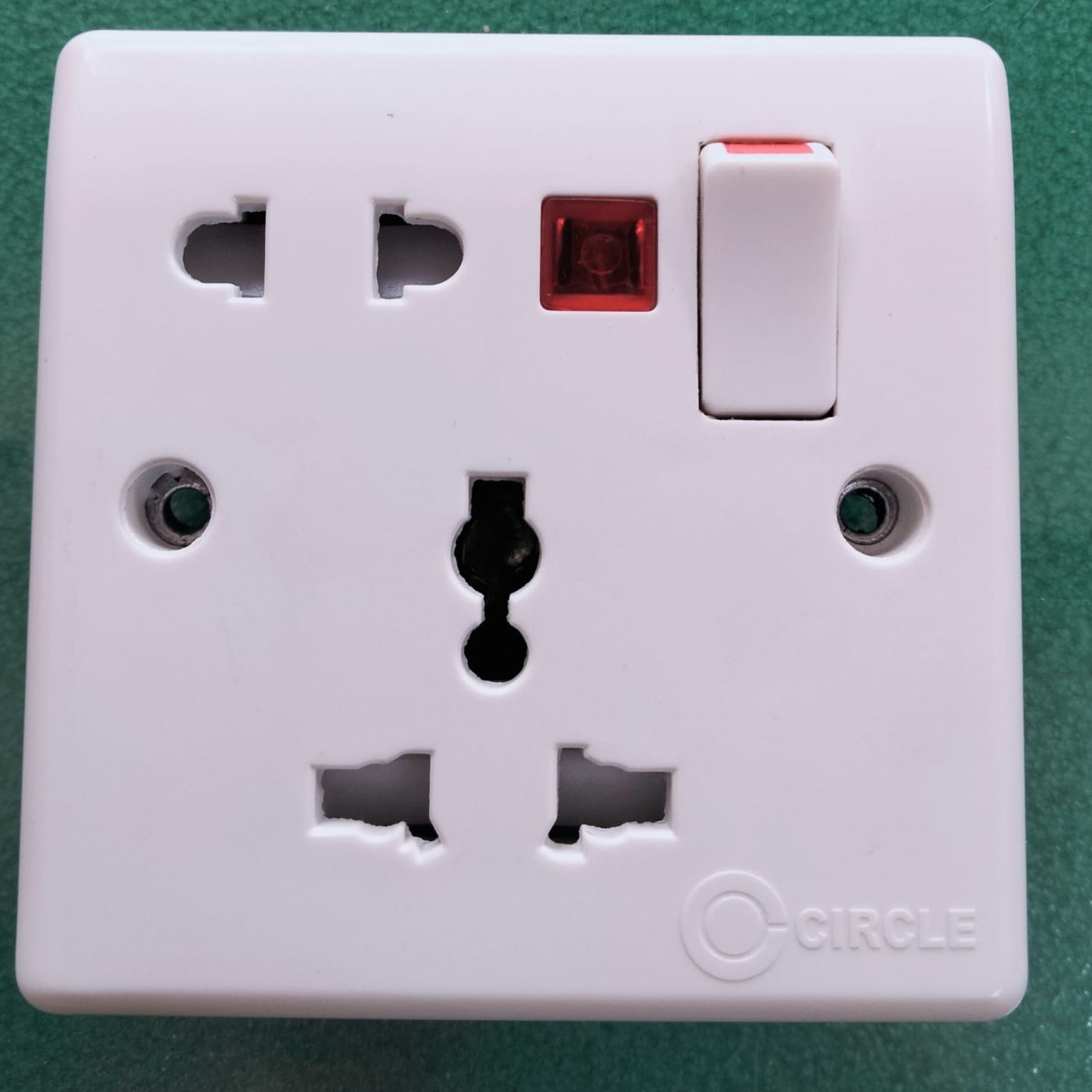Circle 5 Pin Multi Function Socket with Indicator Light