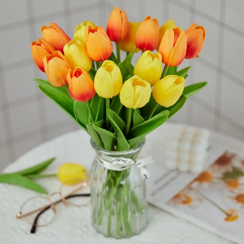 5 Pcs Artificial Tulips Faux Silk Flower Bouquet for Home Party Wedding Decoration 34cm. 