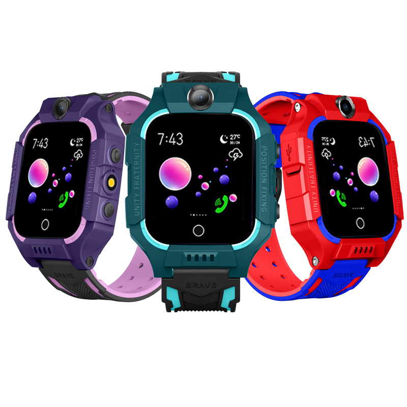 Children's smartwatch with tracker, camera, call, WeChat, game, flashlight, SOS alarm function, touch screen phone, student gift