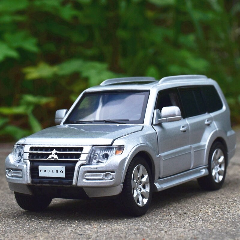 132 Mitsubishi Pajero V97 SUV Model Toy Car Alloy Die Cast Sound Light ...