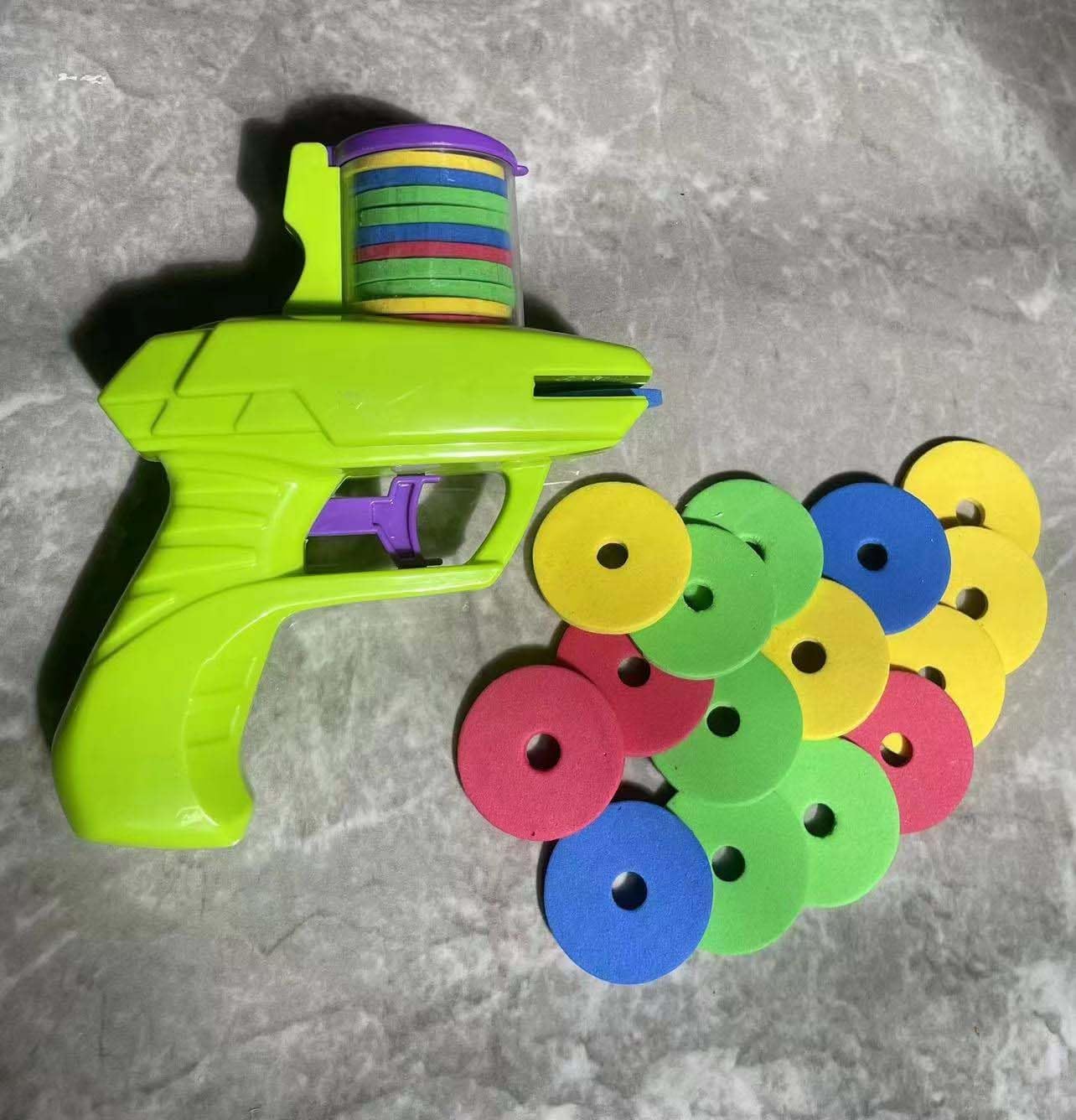 Disc Launcher Shooter Toy Gun with 1 Gun and 15 Frisbees,Creative Gift for Outdoor Picnics and Playtime with Friends Suitable for Ages 6 and up. 