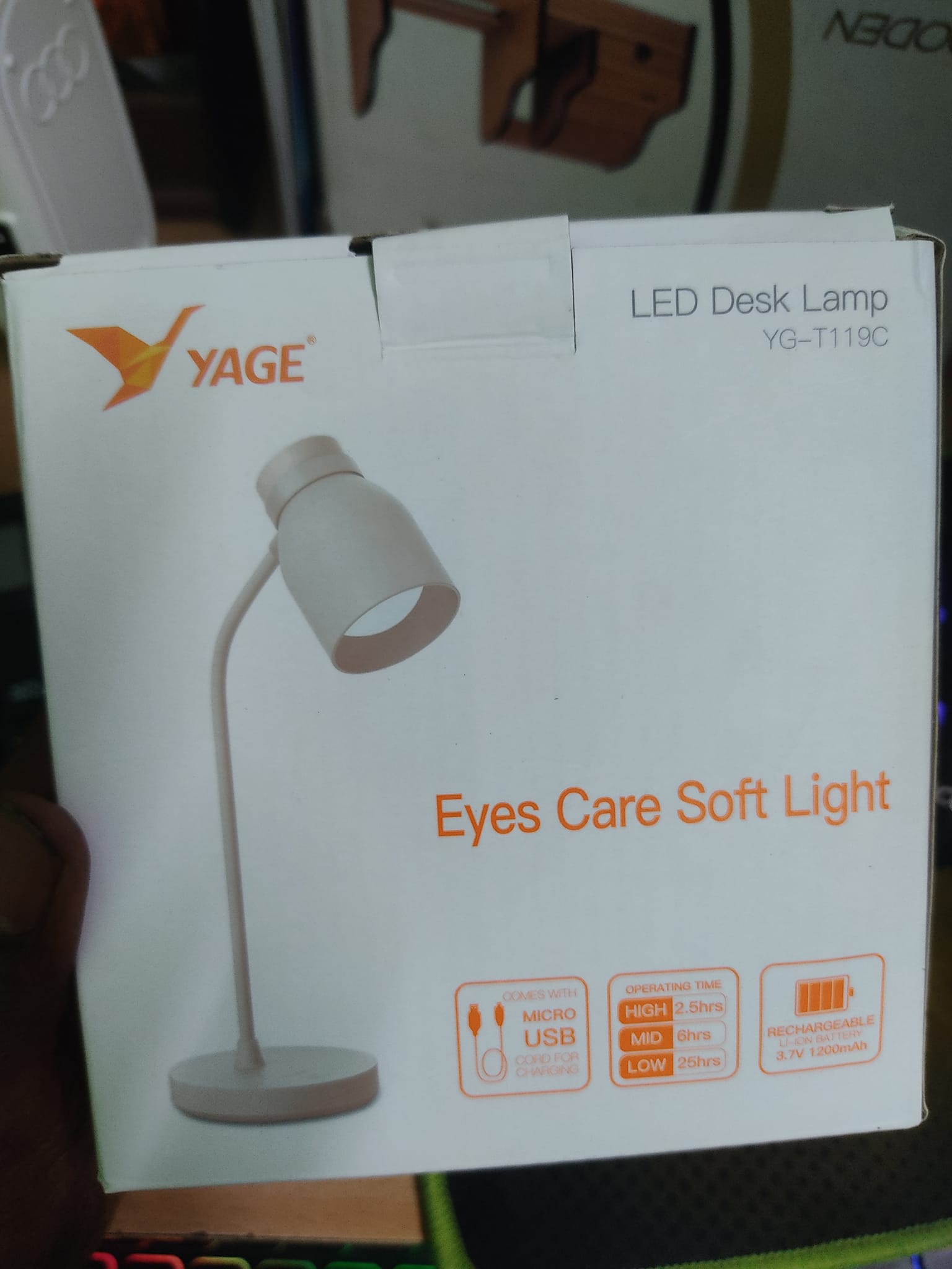YAGE Desk Lamp Eye Protection Soft Light LED Table Lamp Rechargeable Learning Reading Led Bedroom Lamp YG-T119. 