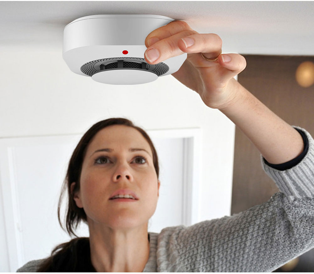 (New)Tuya Wifi Detector enor 90DB Alarm mart Fire moke Detector Wifi Fire Protection Home equity Alarm mart Life APP. 