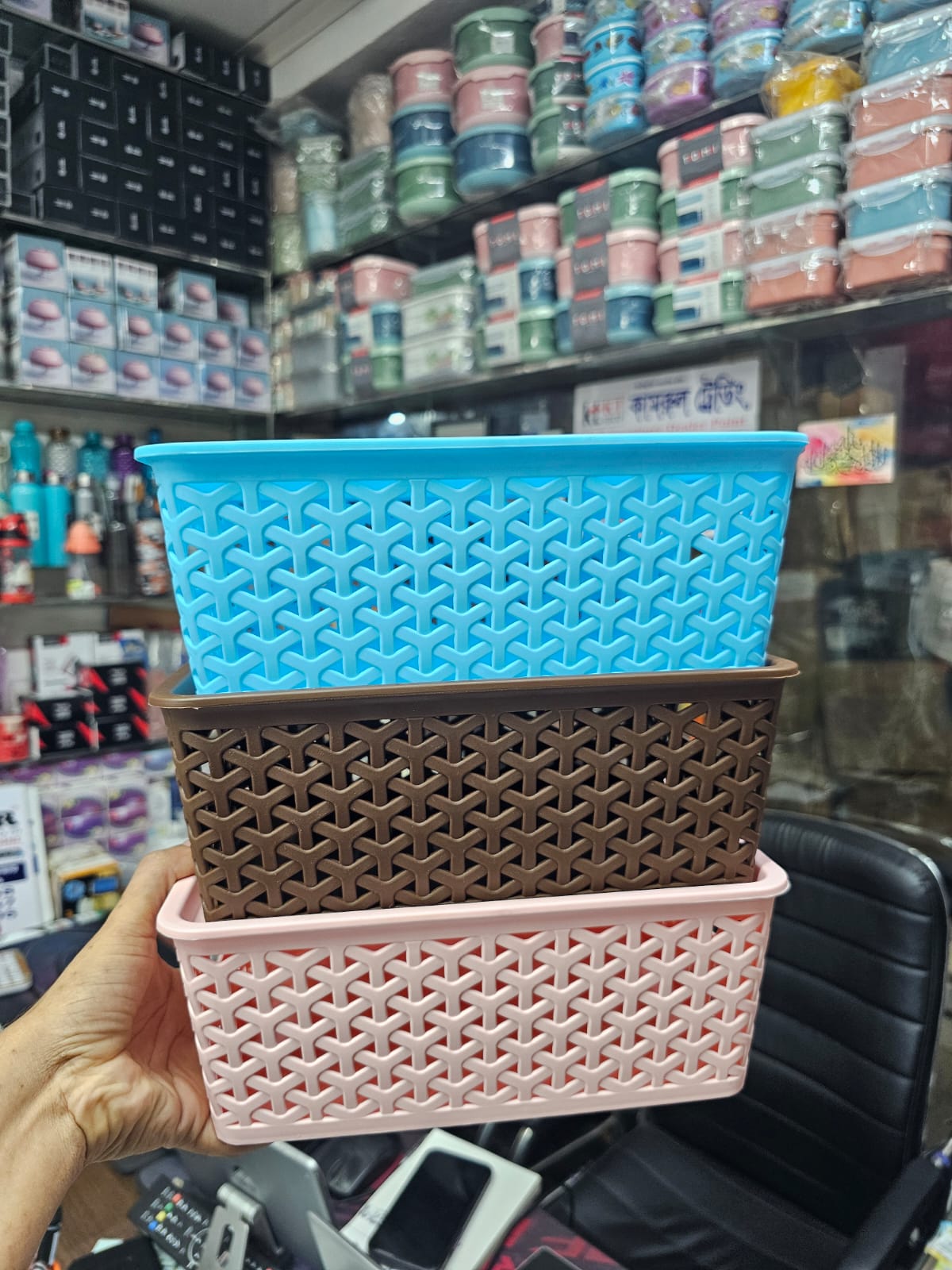Storage Container Basket/Roti Basket/Chapati Basket/Roti Box/Decorative Container/Eco Friendly Basket with Lid-1 pcs set ● Size is 10inch *7.5 inch*4 Inch (L*W*H) ( Color depend on stock )