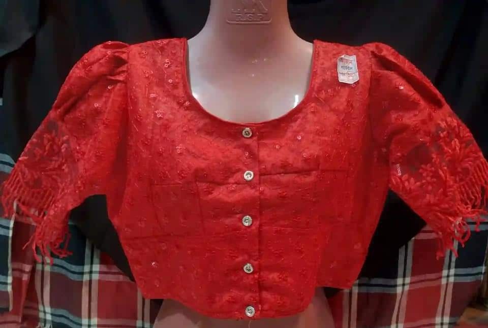 মেয়েদের জন্য আকর্ষণীয় পানিপাত্তি ঘুটি হাতা ব্লাউজ শাড়ীর সাথে পরার জন্য