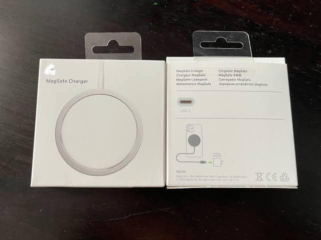 Magnetic Wireless Charger For iPhone 13 pro max/13/13/13 mini/12 pro max/12 pro/12/12 mini. 