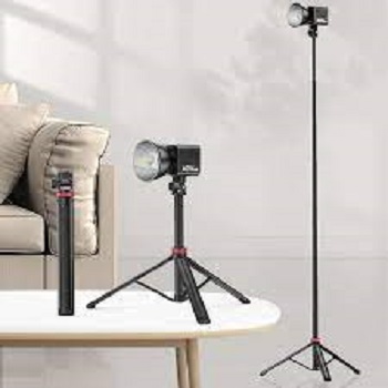 Ulanzi MT-79 Extendable Tripod with 1/4'' Screw for DSLR Camera Smartphone Fill Light Microphone Tripod. 