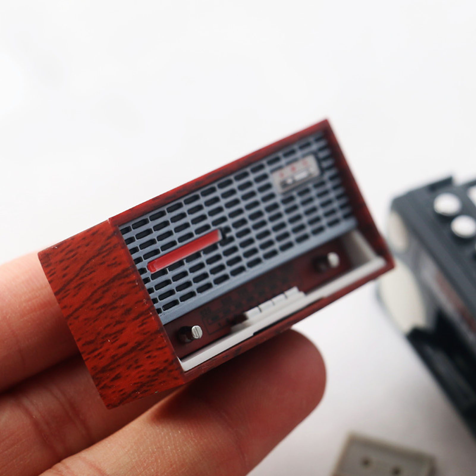 Dollhouse Radio No Deformation ni Record Player Toy. 
