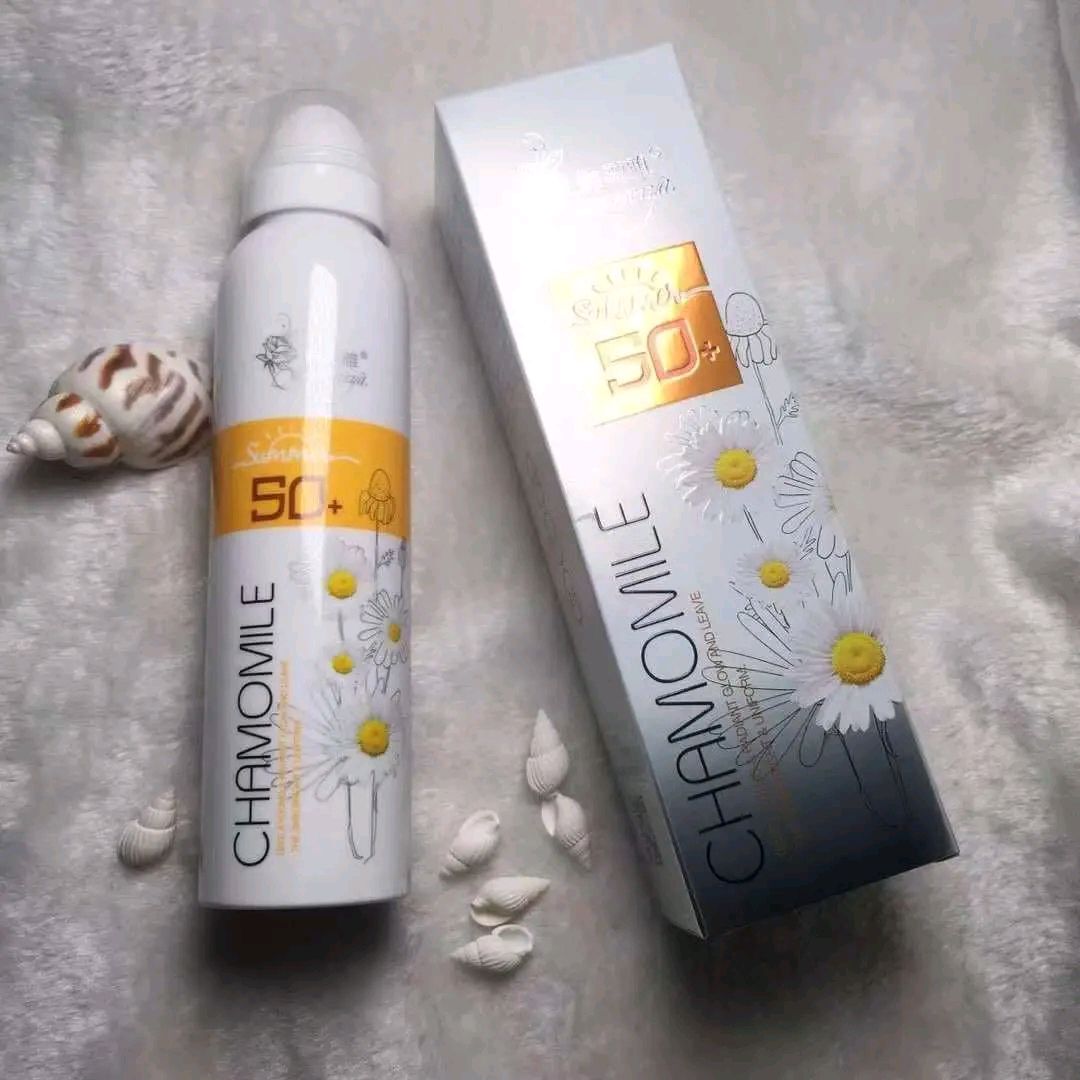 Chamomile Essence Shoothing, Moisturizing, Isolating And Protecting Sunscreen Spray SPF 50+. 