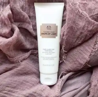 body shop face wash drops of light
