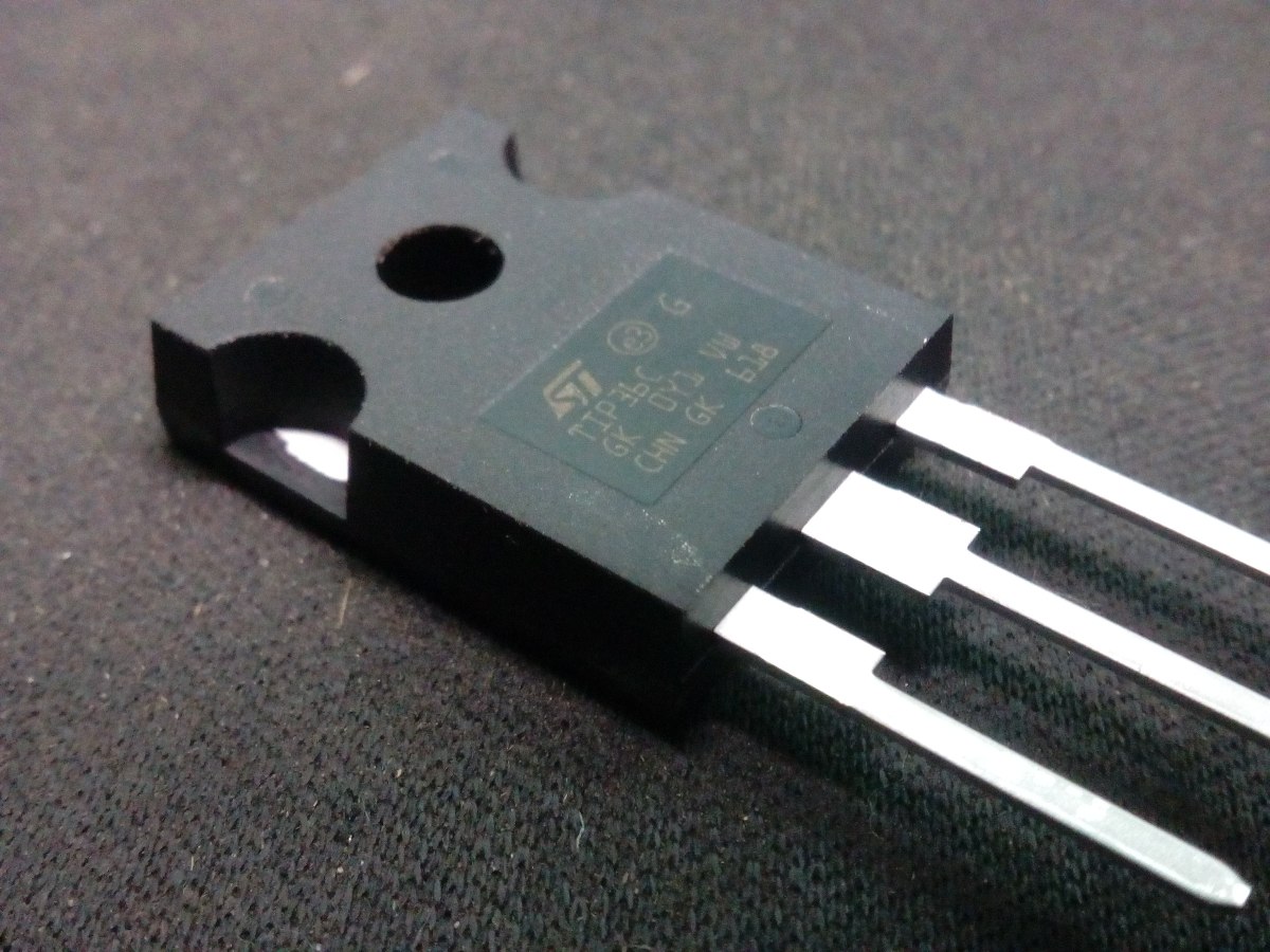 TIP36C Transistor TIP36 Transistor TIP36C IC TIP36C MOSFET Transistor PNP 100V 25A 125W TO-247 3Pin Leads. 
