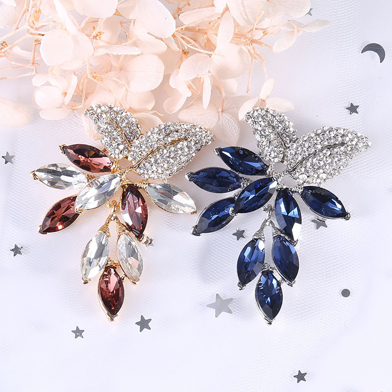 Elegant Brooch Exquisite Lady Grape Shape Rhinestone Lapel Pin. 