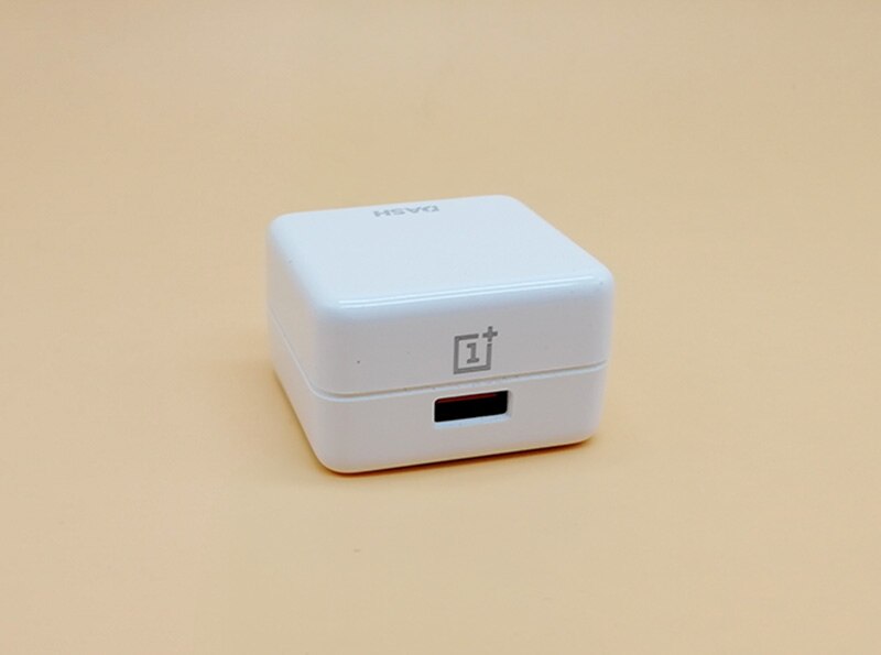 OnePlus Dash Charger Adapter (Only Adapter). 