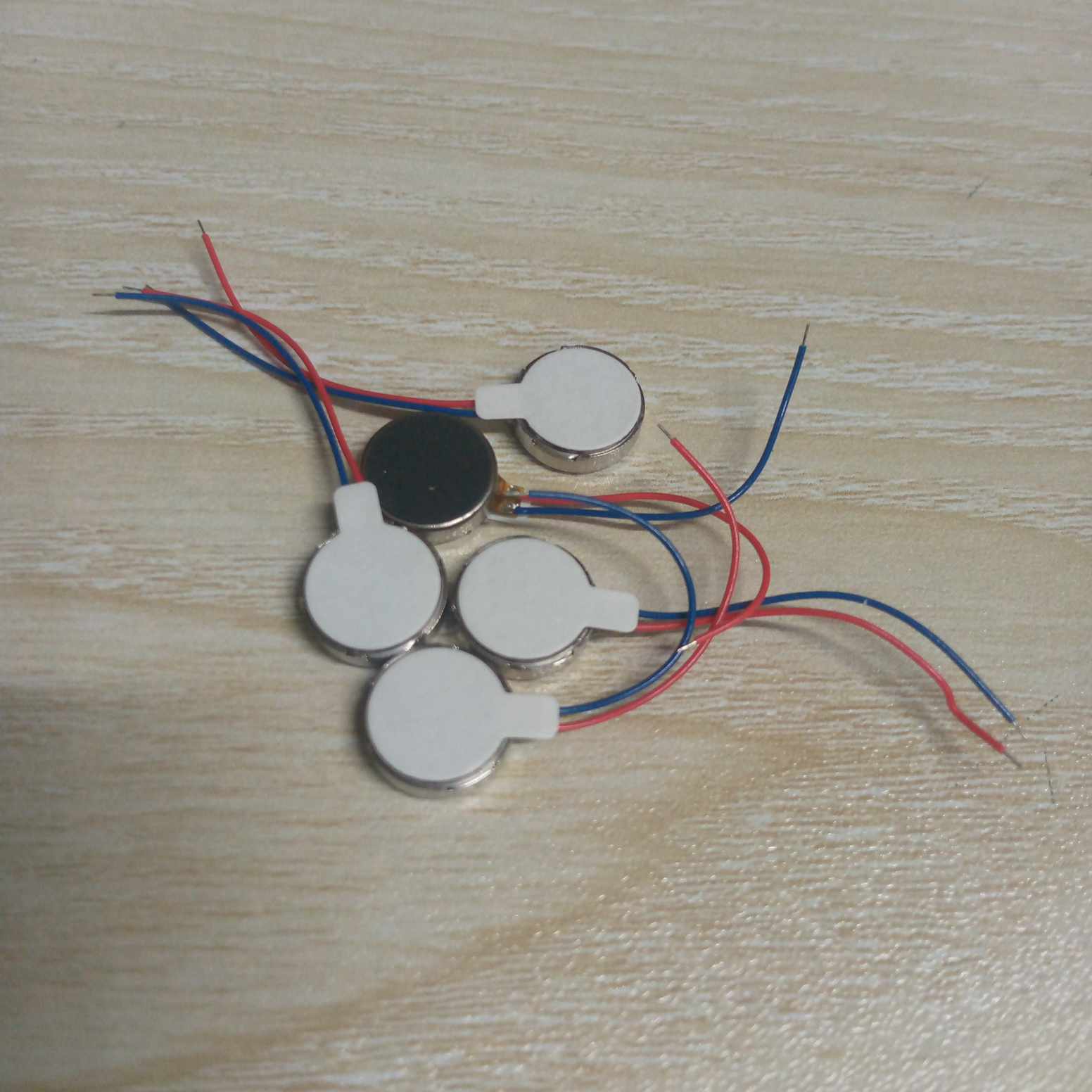 Vibration Motor Coin Type DC 3V 90mA 1034 12000 RPM Flat Coin Button Type Micro Linear Resonant Actuator With Strong Acceleration DC Vibrating Motor With Cables. 