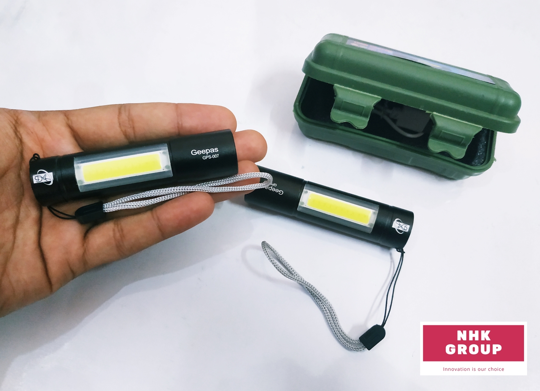 Geepas রিচার্জেবল উচ্চ শক্তি led টর্চ লাইট - torch light. 