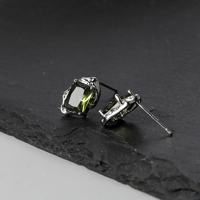 Earrings for men, olive green zircon s925 earrings, high-end, versatile hip-hop accessories, niche retro simple jewelry for women