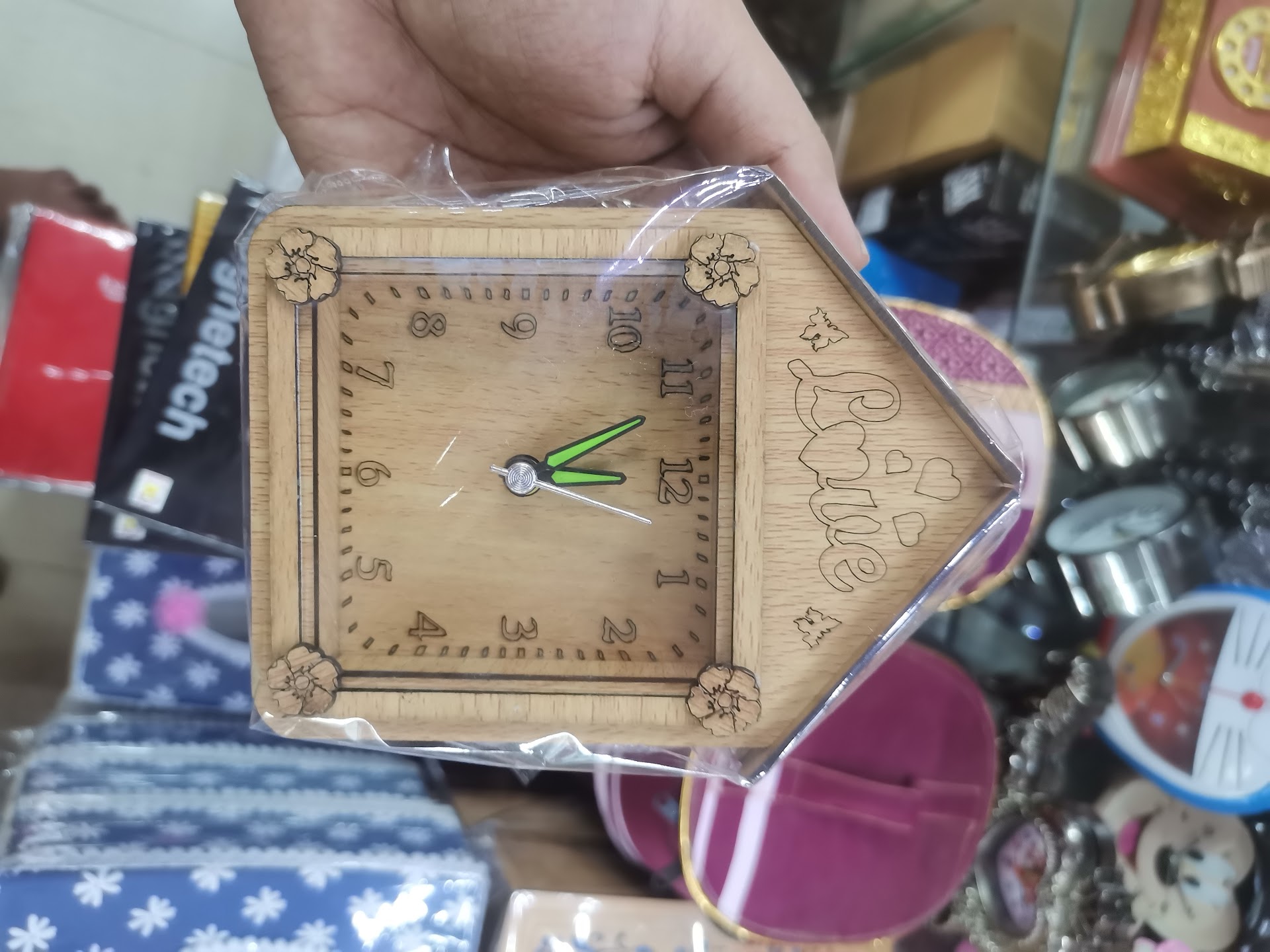 Fuji Boeki 36699 Table Clock, Diameter 3.9 inches (10 cm), Natural,. 