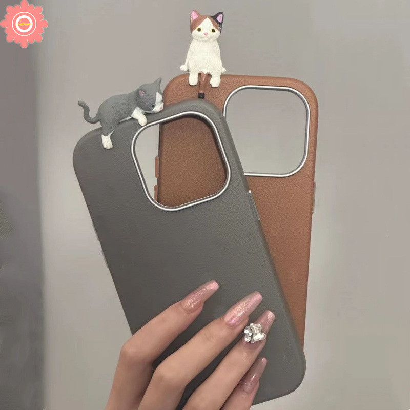 Simple Solid Color Lovely 3D DIY Doll Cat Cartoon Kitten Case Compatible for IPhone 15 11 16 12 13 14 Pro Max 16 15 14 Plus XR X XS Max Luxury Metal Lens Frame Leather Texture Case. 