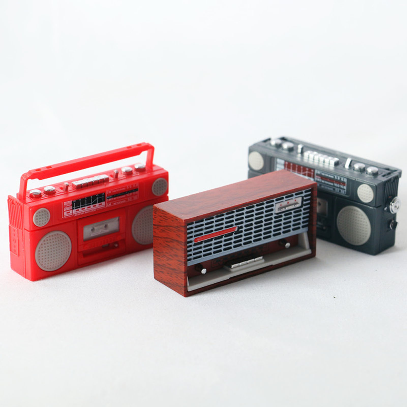Dollhouse Radio No Deformation ni Record Player Toy. 
