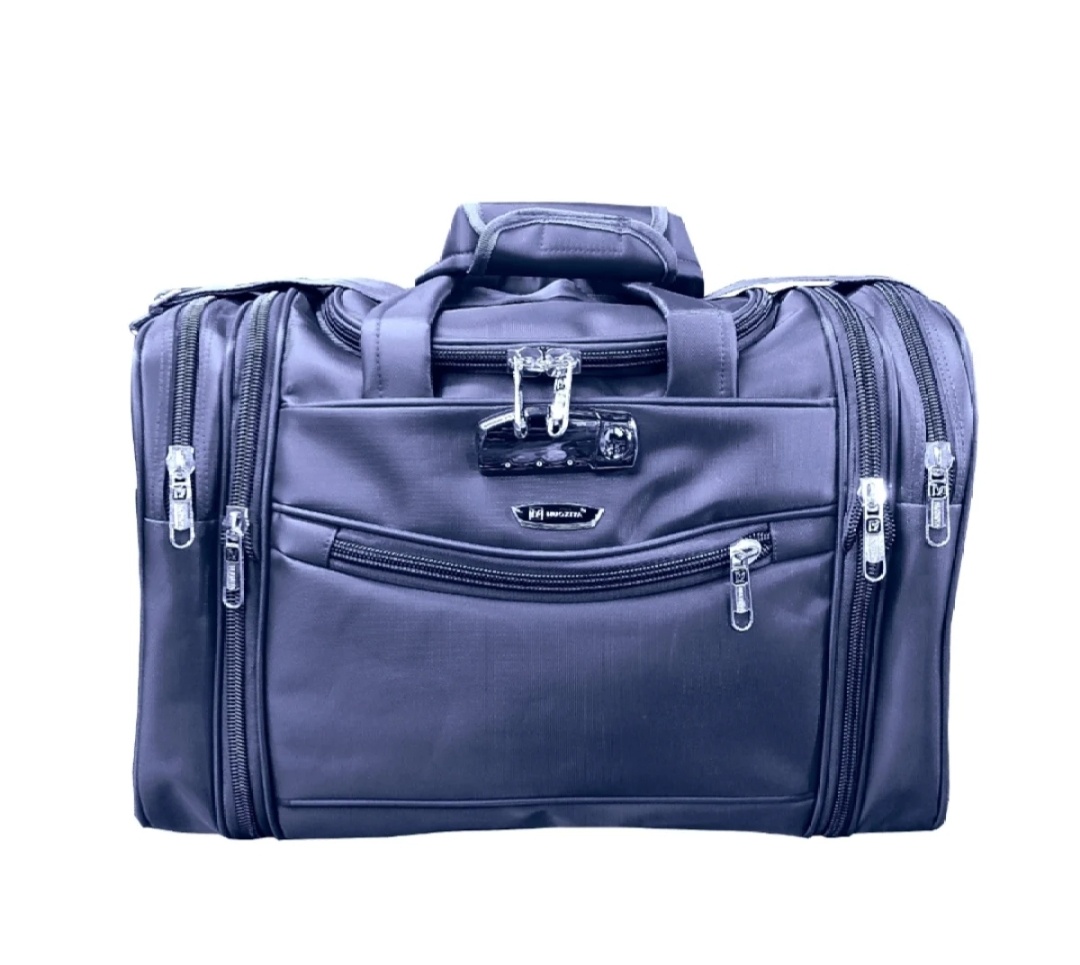 Travelling bag with waterproof fabrics with shoulder belt lock system 40 liter carry bag