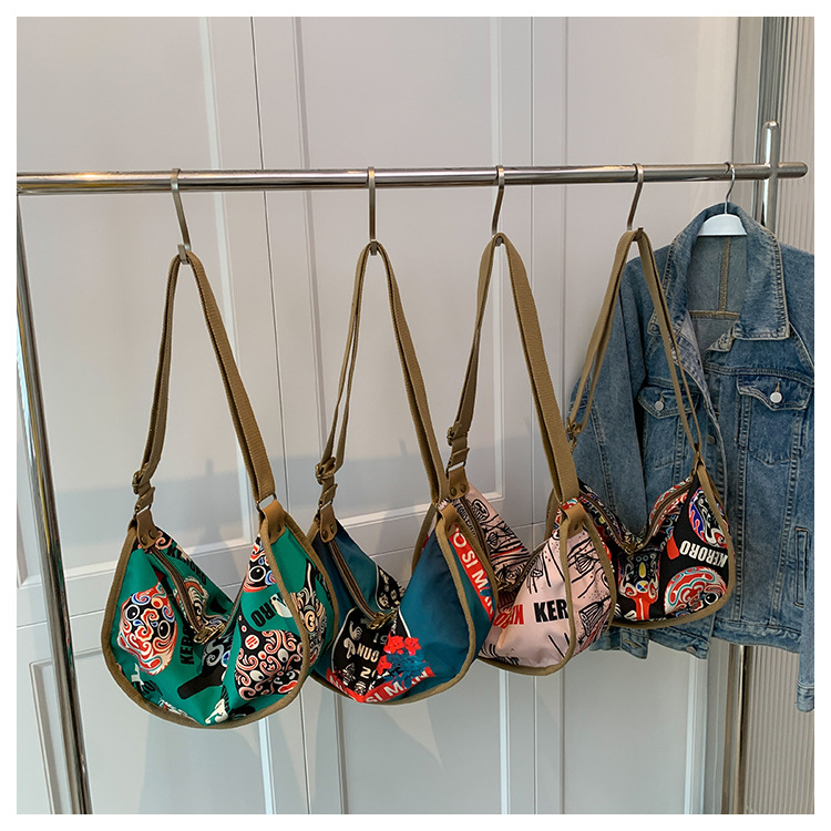 New 2024 Messenger Shoulder Tide Bag. 