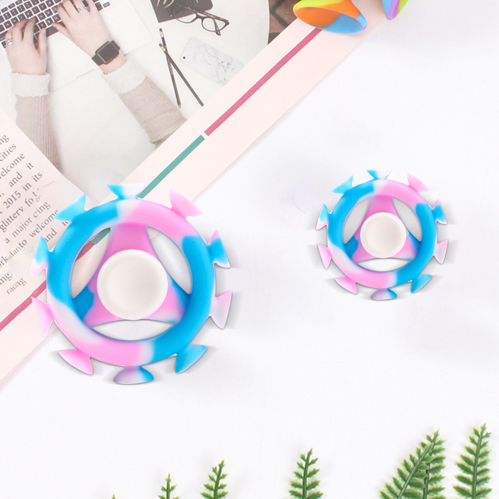 Suction Toys for Toddlers Rotating Sensory Toys with Suction Cups Cartoon Shape Babies Bath Toy Spinning Top Toy for Releasing. 