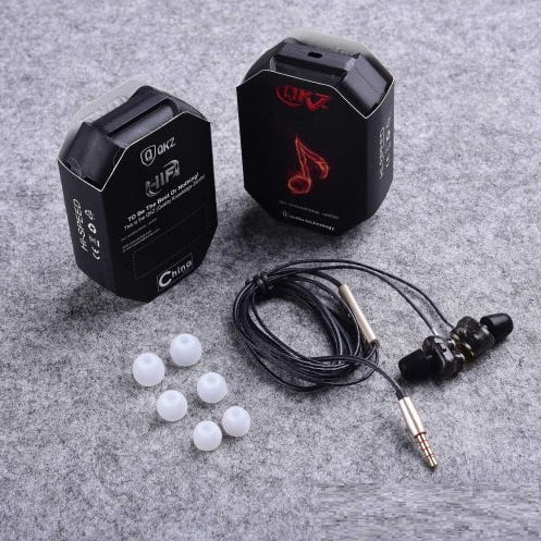 DM10 - In-Ear Earphone - Black: Buy 