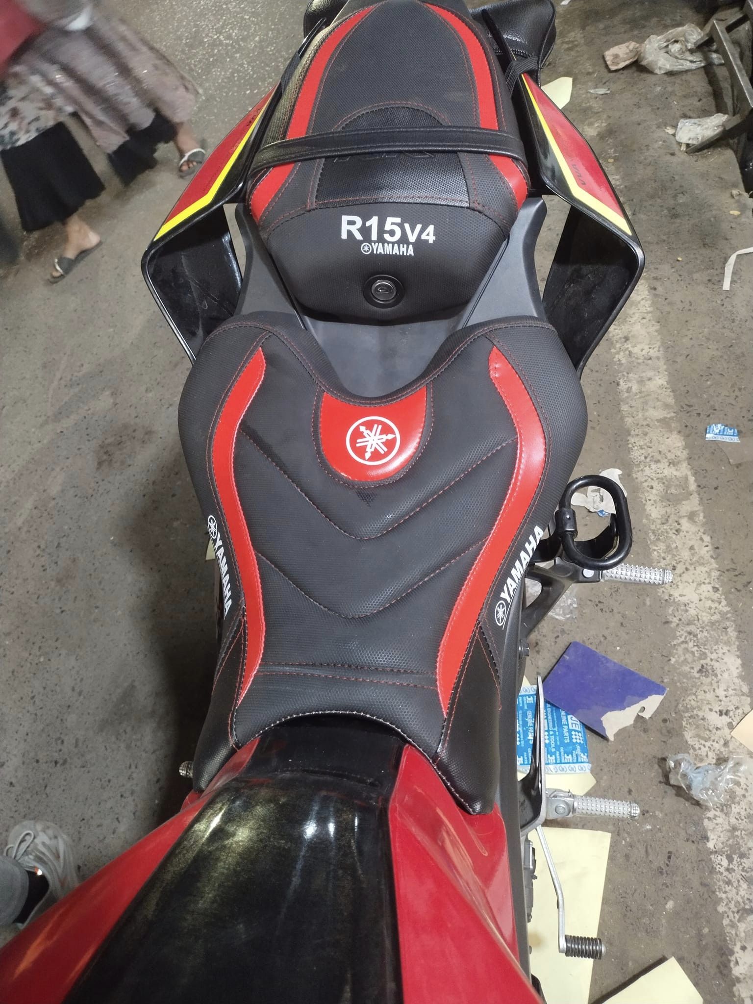 Yamaha r15v4 red CLOUR modified seat cover