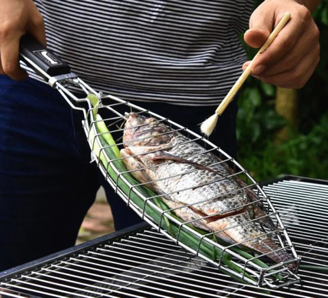 Bbq 2025 fish holder