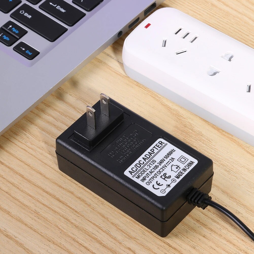 DC 21V 2A 18650 Lithium Battery Charger with 5.5 * 2.5mm Output Port Safe Charger Power Adapter Module Buck Stabilized Voltage. 