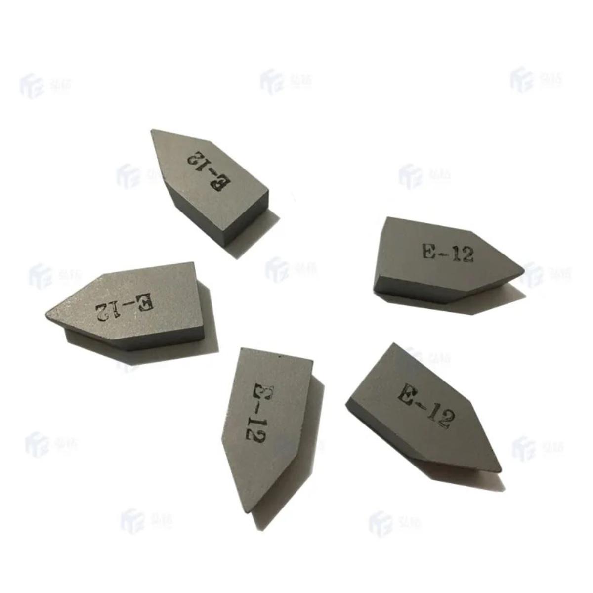 V Diamond tips for metal cutting Tool 1/2 ich 5 pcs cemented Carbide, YG6 dimond Tips same as picture. 