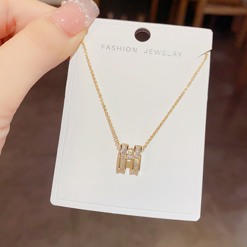 Internet celebrity fashionable and high-end micro-embedded H letter necklace light luxury niche design versatile clavicle chain