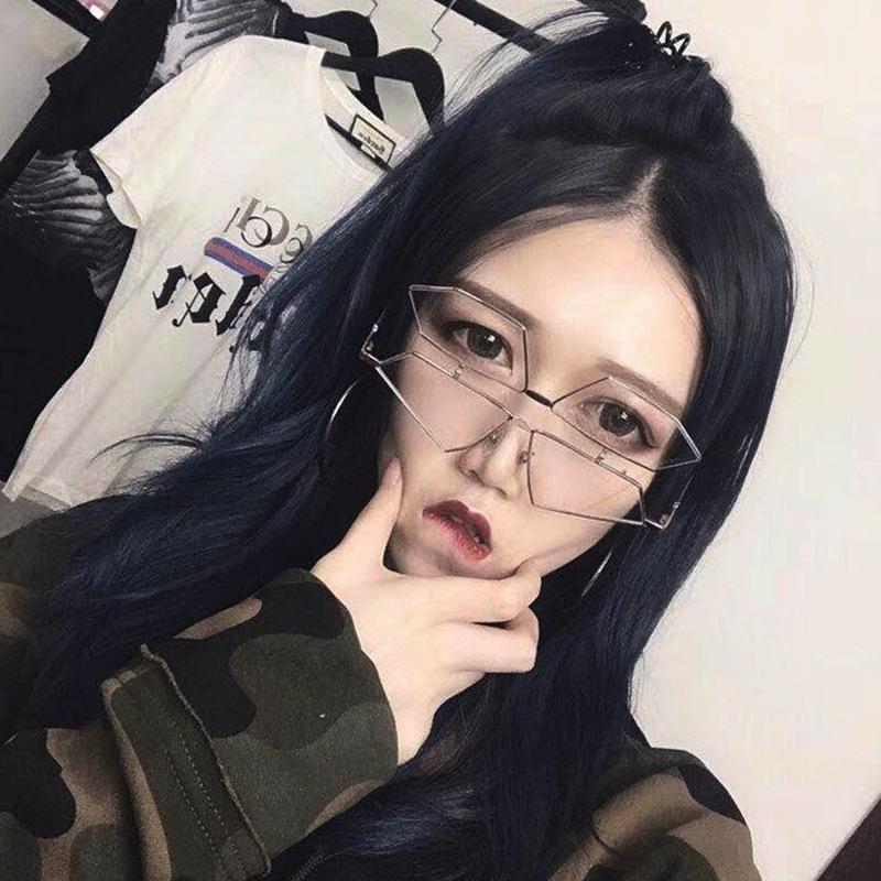 Popular Net Red TikTok Sunglasses Retro Women's Personal Korean Style Triangle Clamshell Sunglasses round Face New Male Glasses. 