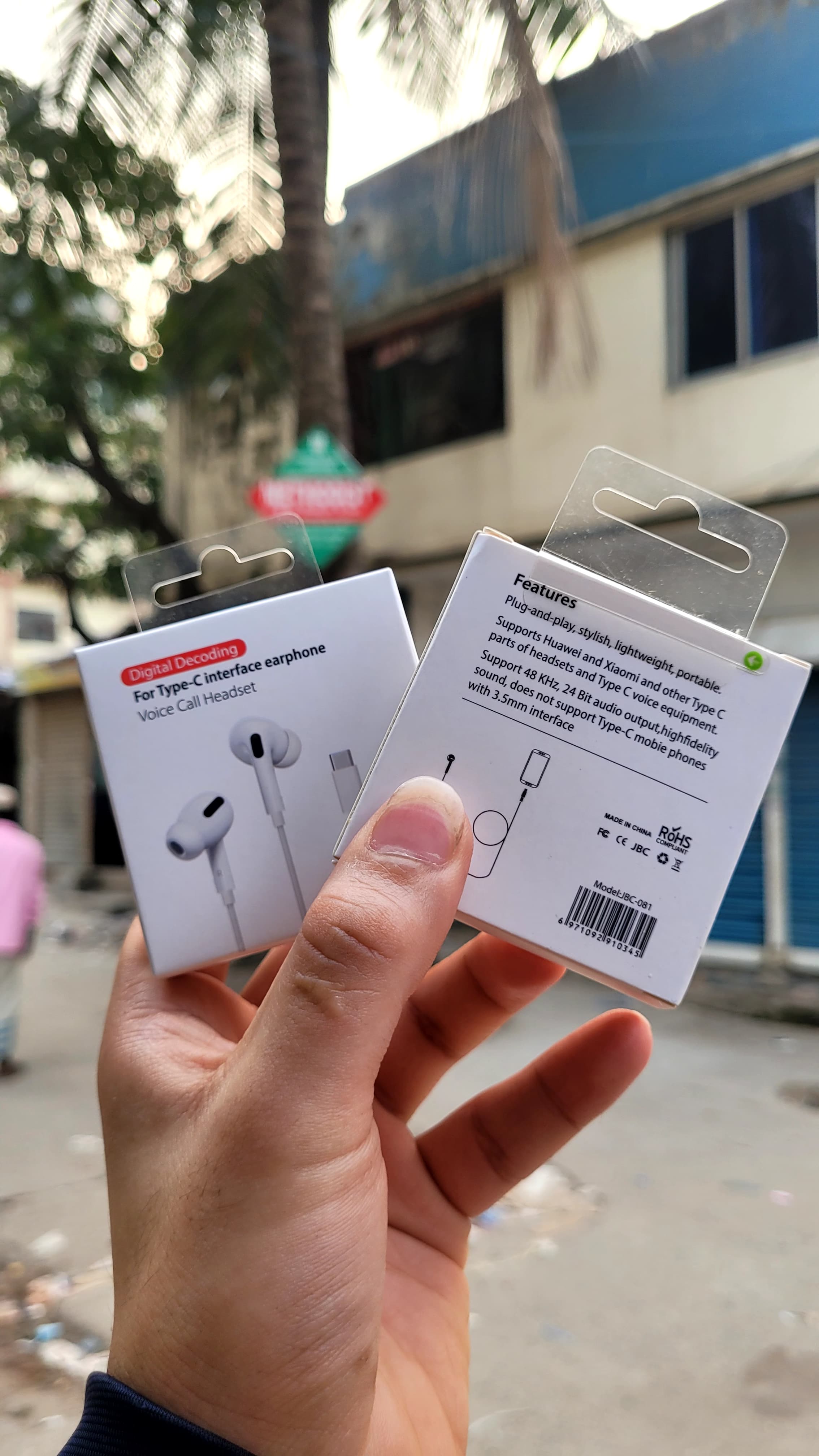 DAC Type-c Earphone High Quality headphone smooth sound Quality. 