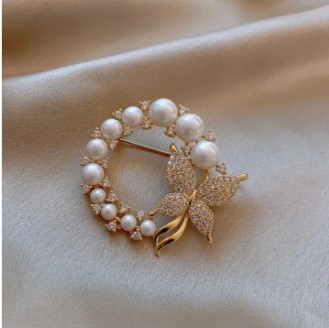 Butterfly Brooch for Women Baroque Trendy Elegant Circle Leaf Brooch Pins Party Wedding Gifts