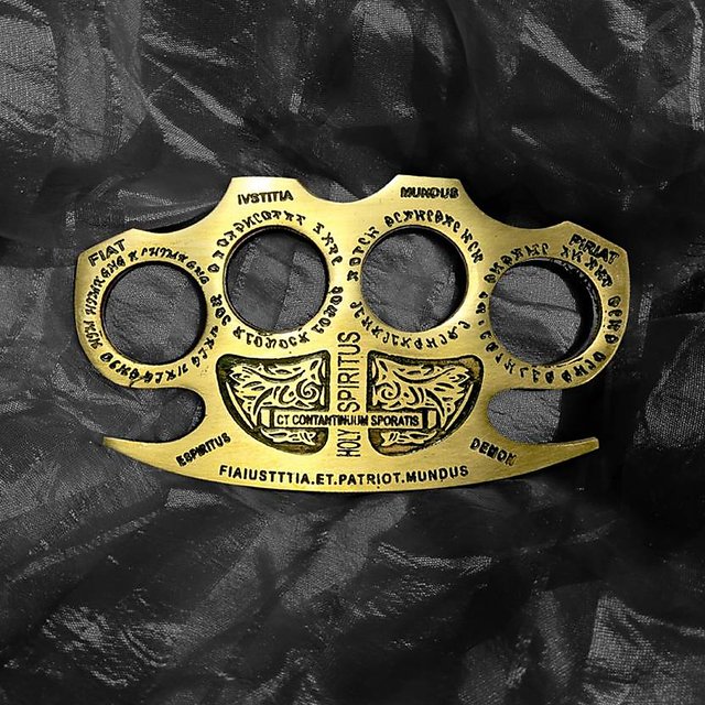 HELL DETECTIVE CONSTANTINE KNUCKLE DUSTERS BRONZE. 