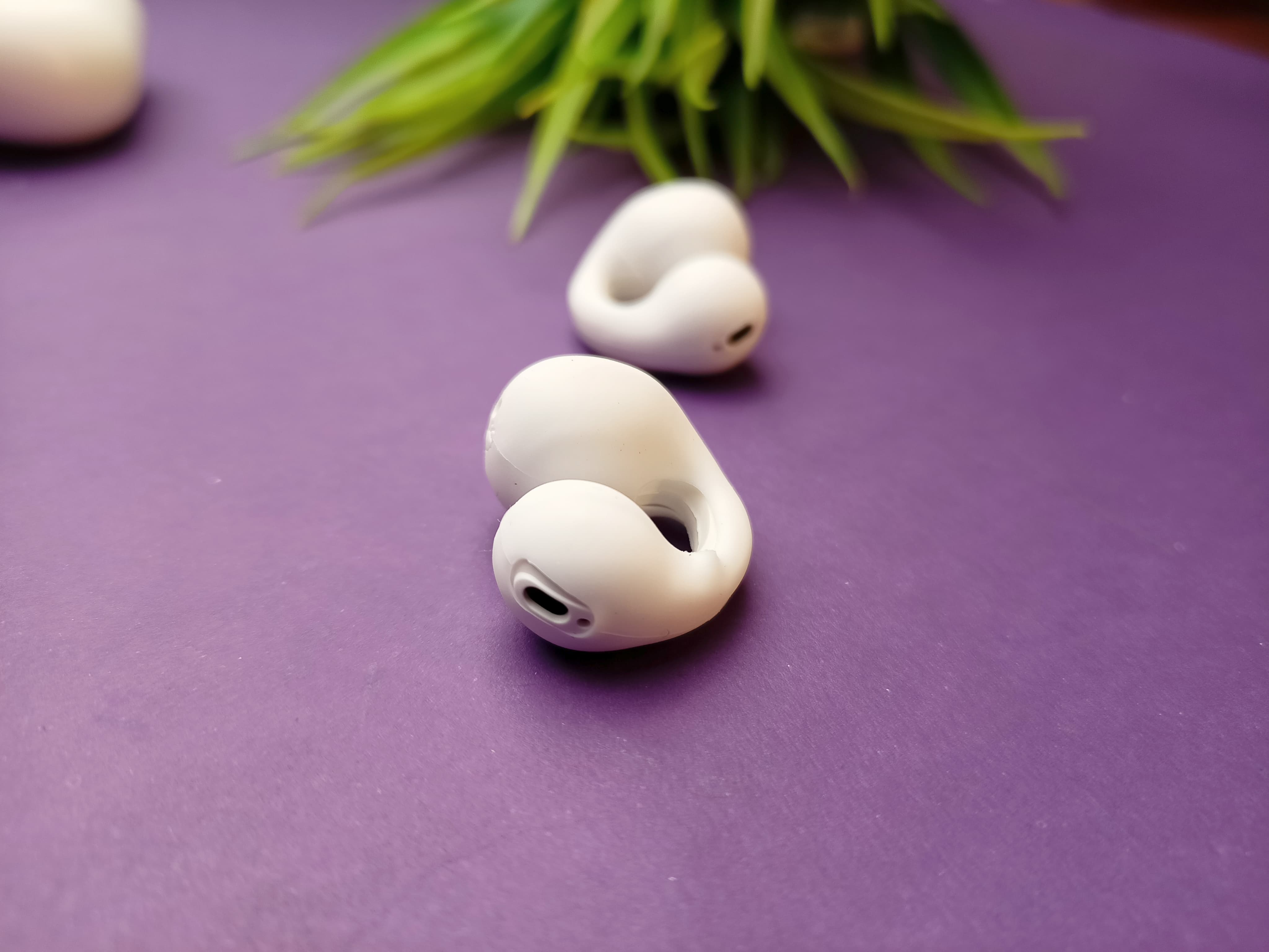 TLG-03 Earbuds Clip Wireless Headphones. 