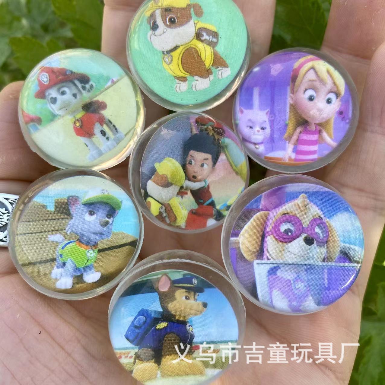 bouncy balls, children's toys, dragon balls, No. 32 cartoon bouncing balls, rubber glow-in-the-dark bouncing balls, paper card balls. 