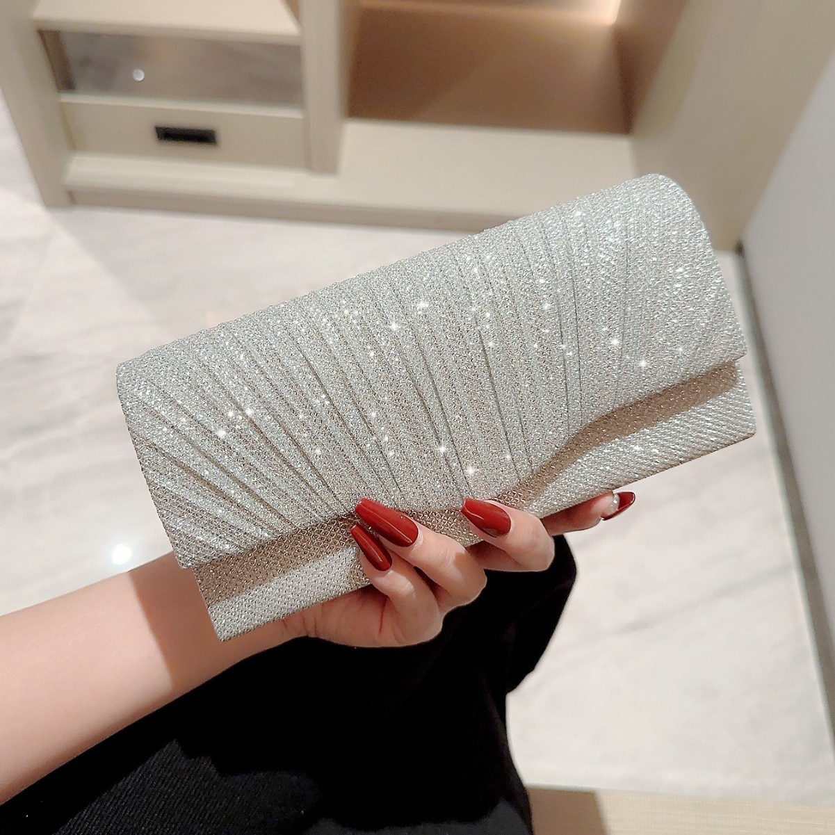 Ladies Glitter Silver Clutch Bag Envelope Evening Bag Fashion Elegant Long Purse Women Chain Shoulder Bags Wedding Party Handbag. 