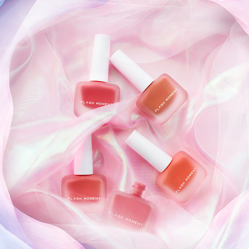 Refreshing, penetrating and invigorating liquid powder blusher, beautifying and enhancing powder blusher liquid. 