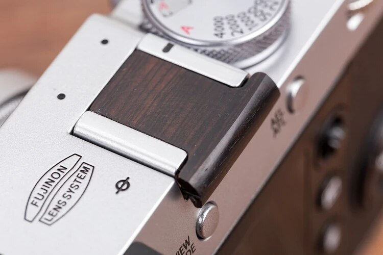 Wooden Sur Camera Hot Shoe Protective Cover Wood Shutter Release Button for Fujifilm Fuji X100V XT4 X-Pro2 XT20 XT30 XT3 XE3. 