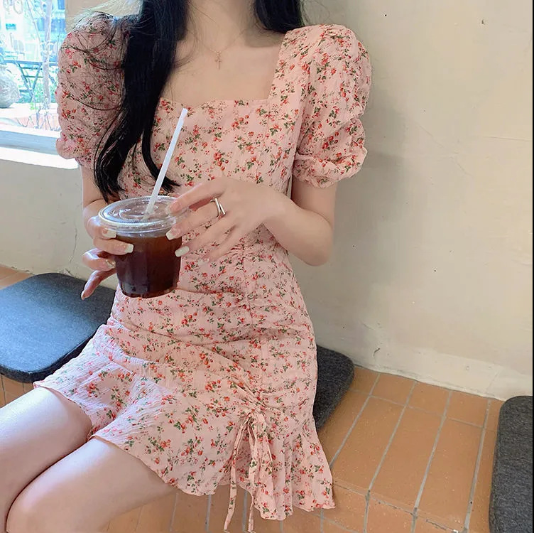 Floral skirt gentle wind ins women's summer chic design artistic skirt Korean style milk milk dress. 