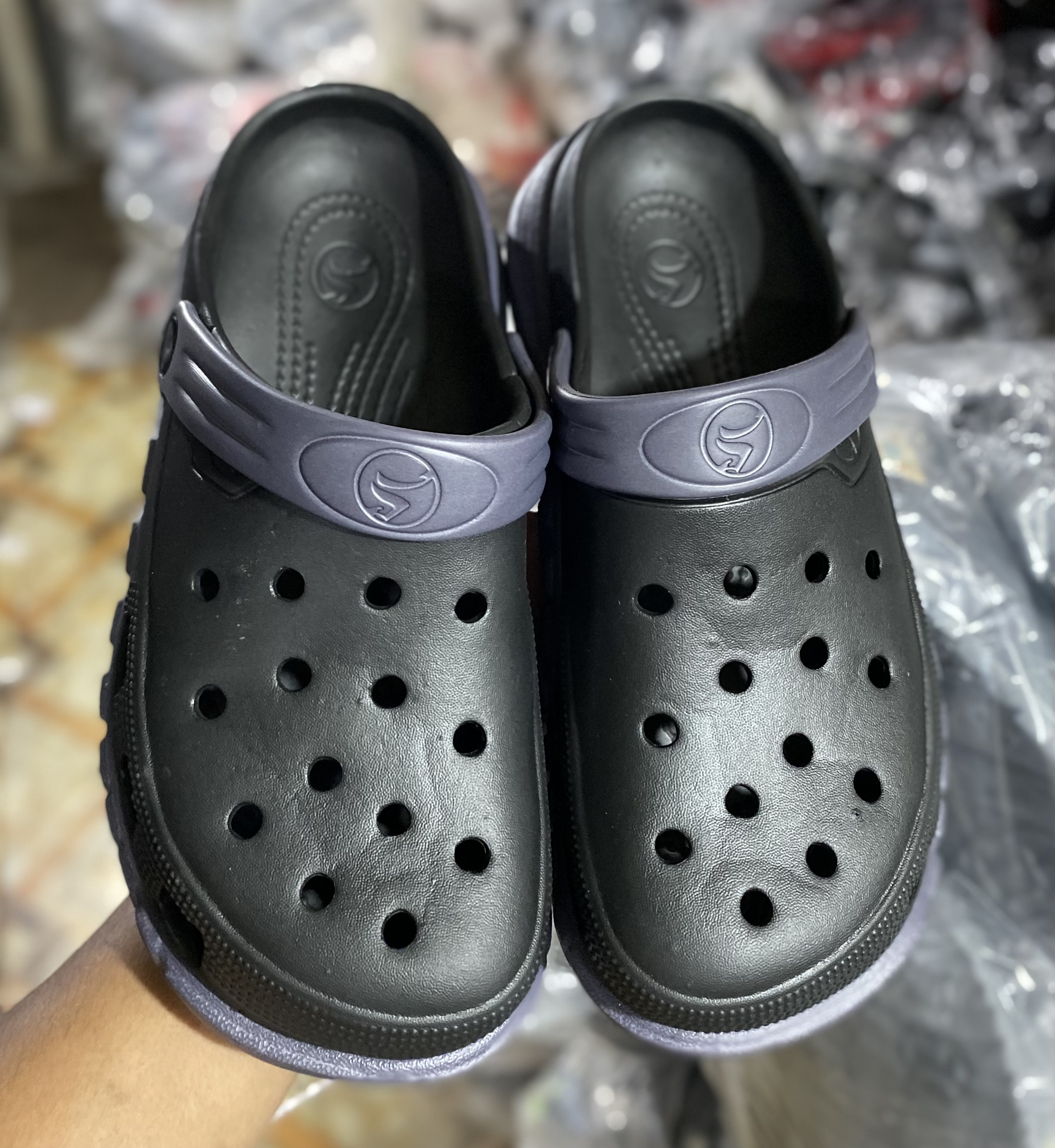 New Super Comfortable EVA Rubber High Quality Anti-Slippery Casual Crocs Clogs Sandals for Men. 