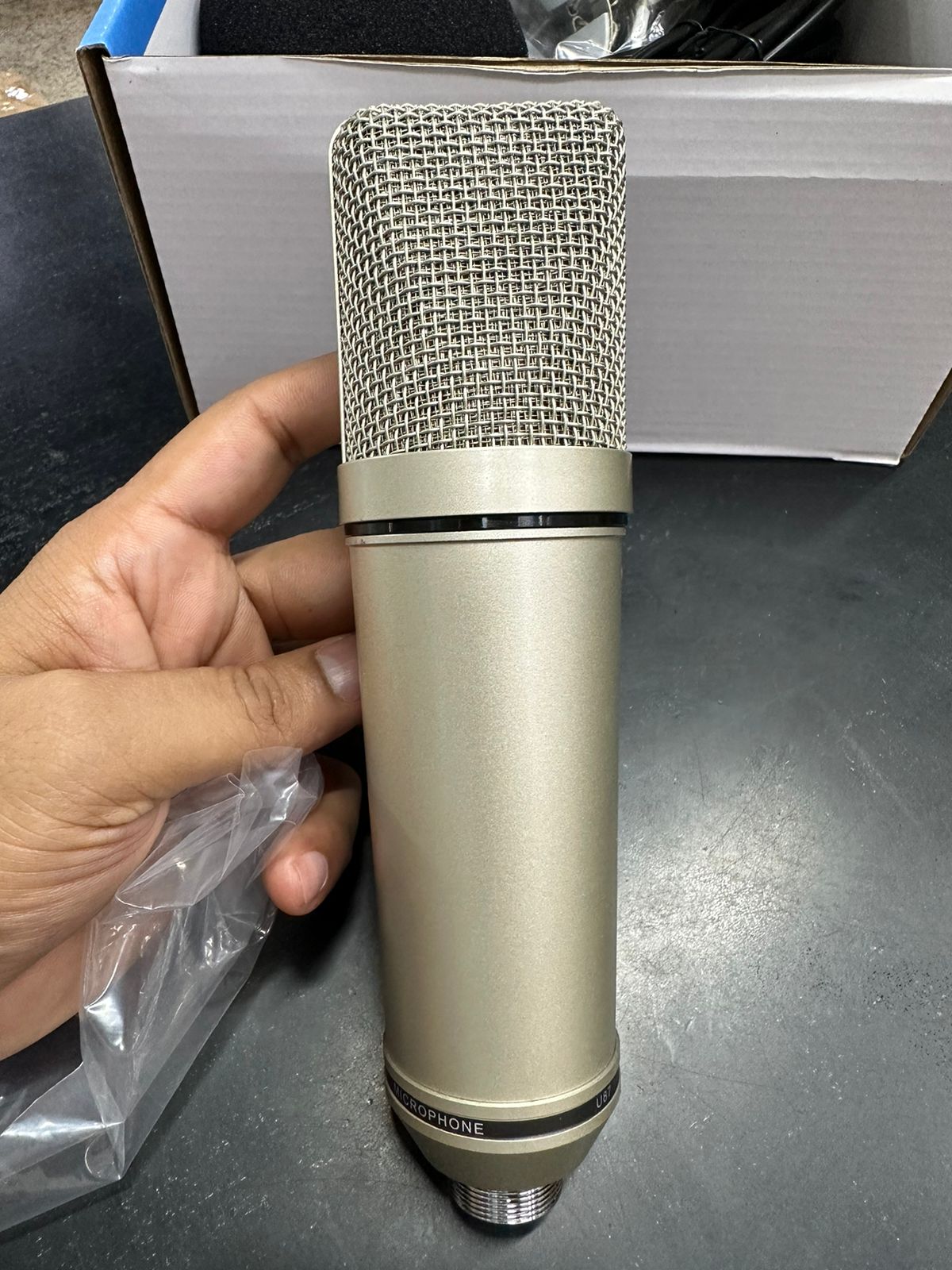 U87 Microphone Voice Microphone Condenser Microphone Live Microphone for Live/Show, White. 