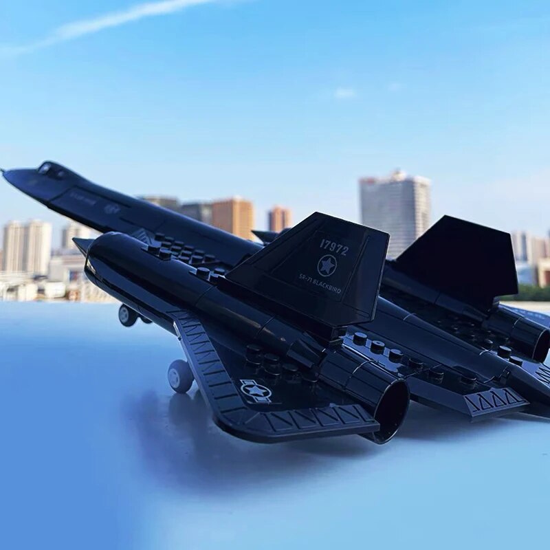 US Air Force SR-71 Blackbird Reconnaissance Airplane Building Block Model Military Fighter Assembling Bricks Toys For Boy Gifts. 