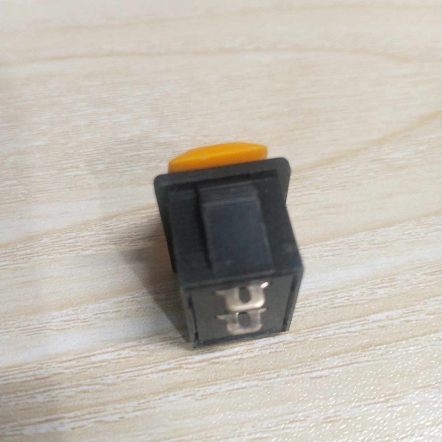 5Pcs Yellow Cap Horn Switch DC 12V 10A 24V 5A 2 Pin Momentary Push Button Horn Switch On Off SPST Universal Push Switch For Car Trucks ATV Bus Motorcycles E-Bike Bike Auto Horn Switch. 